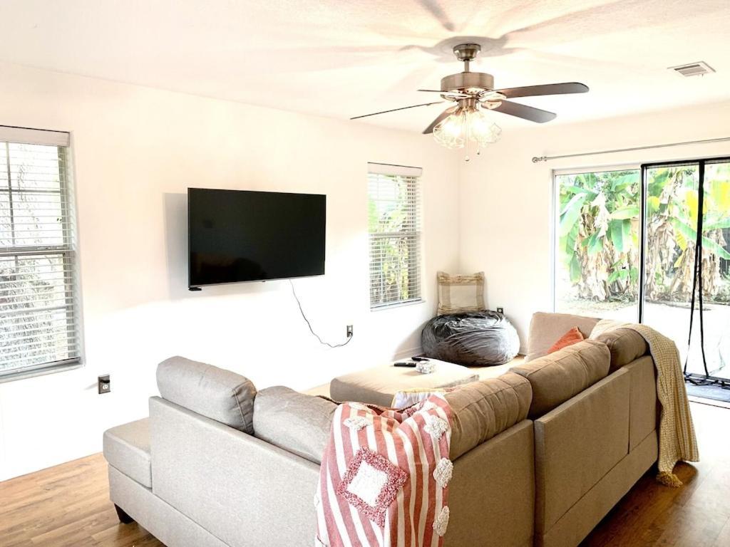 New! Close To Beach, Cozy, New Beds & Family Friendly 纳瓦拉 外观 照片