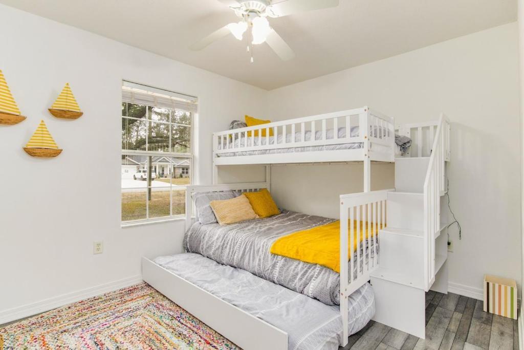 New! Close To Beach, Cozy, New Beds & Family Friendly 纳瓦拉 外观 照片