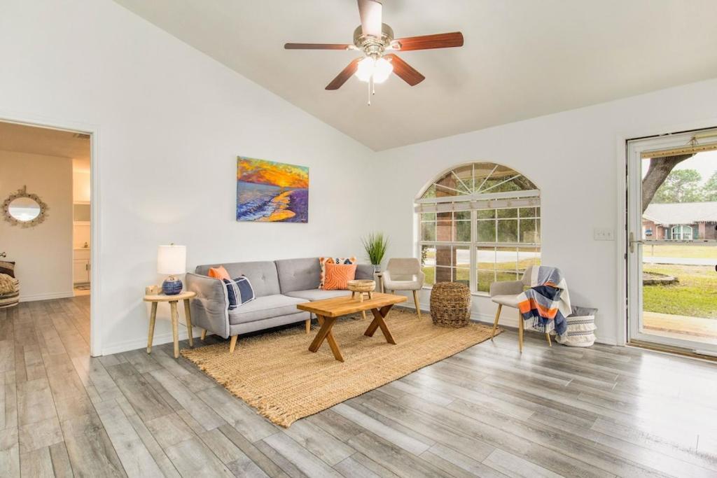 New! Close To Beach, Cozy, New Beds & Family Friendly 纳瓦拉 外观 照片