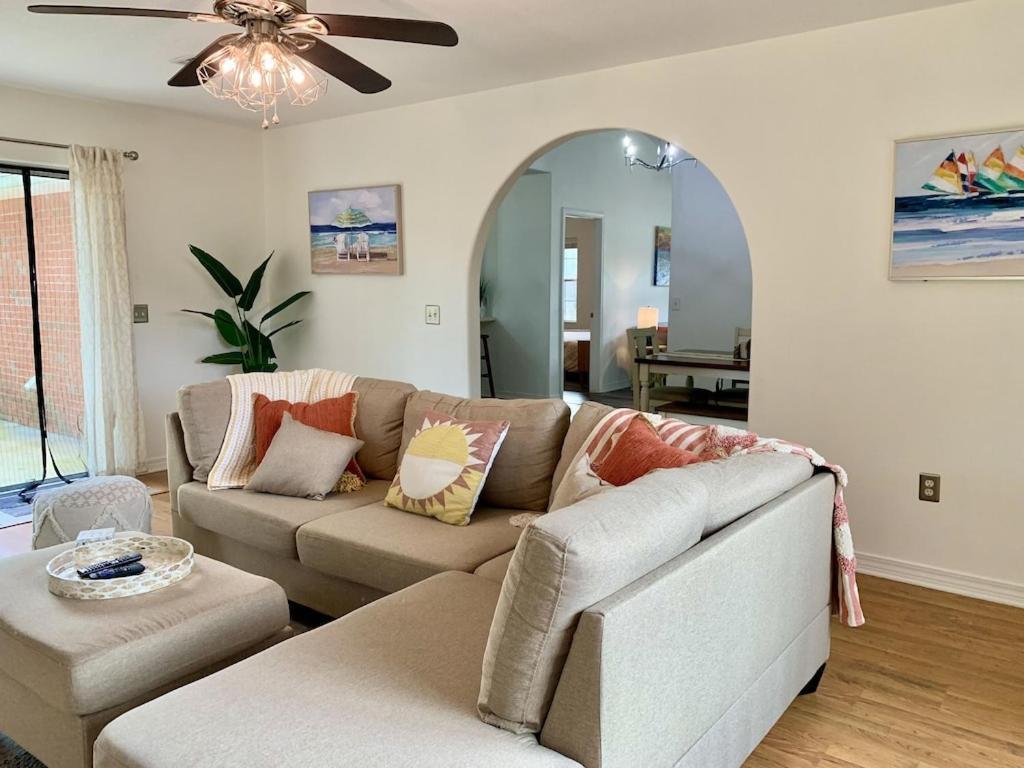 New! Close To Beach, Cozy, New Beds & Family Friendly 纳瓦拉 外观 照片