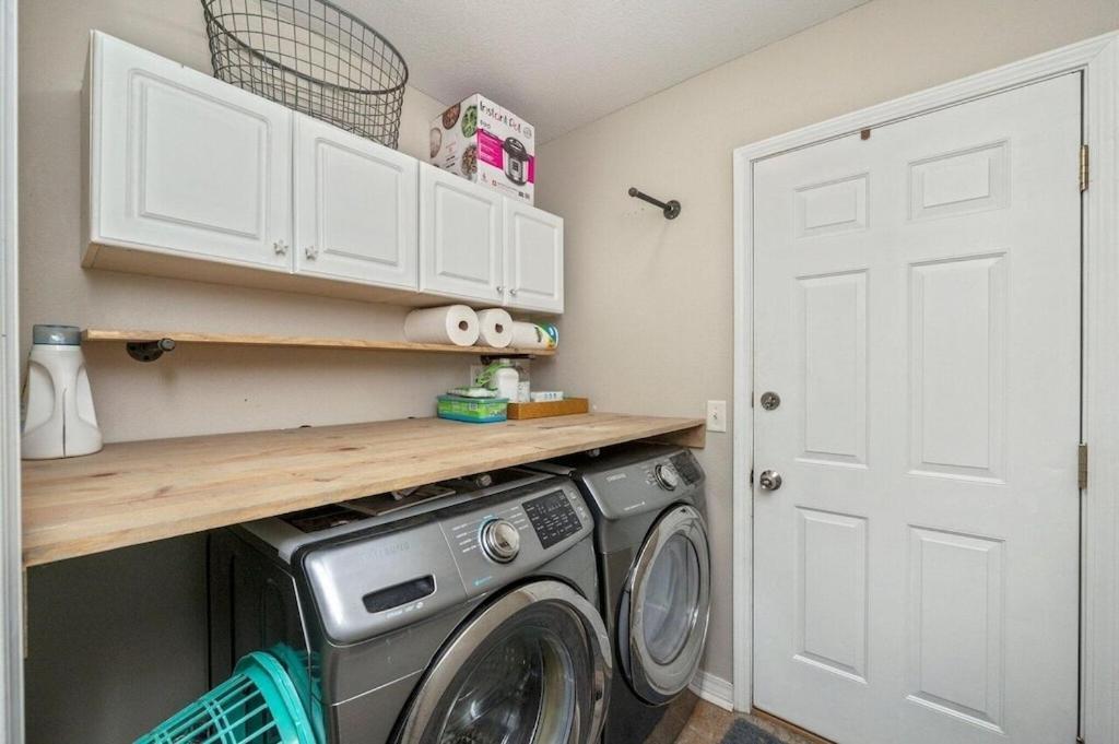 New! Close To Beach, Cozy, New Beds & Family Friendly 纳瓦拉 外观 照片