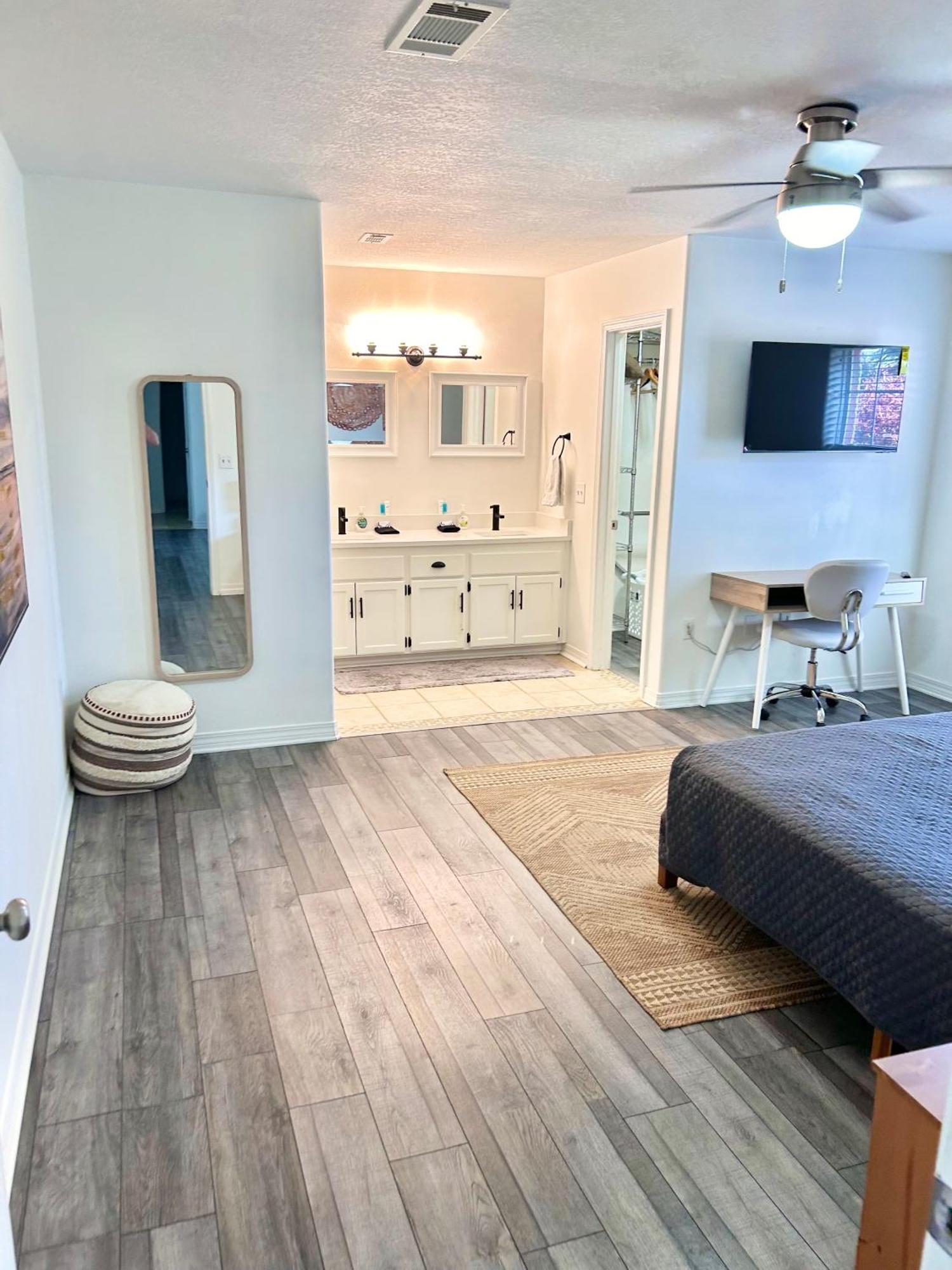 New! Close To Beach, Cozy, New Beds & Family Friendly 纳瓦拉 外观 照片
